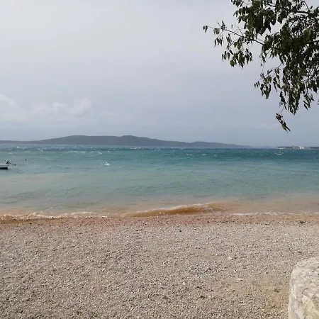 Lara * Brodarica (Sibenik-Knin)